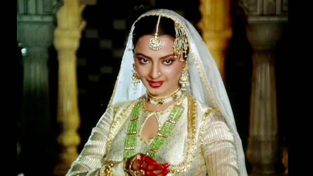 কেউ কি দেখেছেন এই রেখাকে?