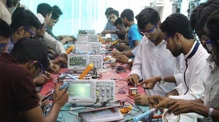 কর্মমুখী শিক্ষার প্রসারে ১২৬০০ পদে নিয়োগ দিচ্ছে সরকার