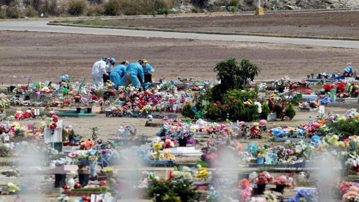 বিশ্বে করোনায় একদিনেই ১২ হাজার মৃত্যু