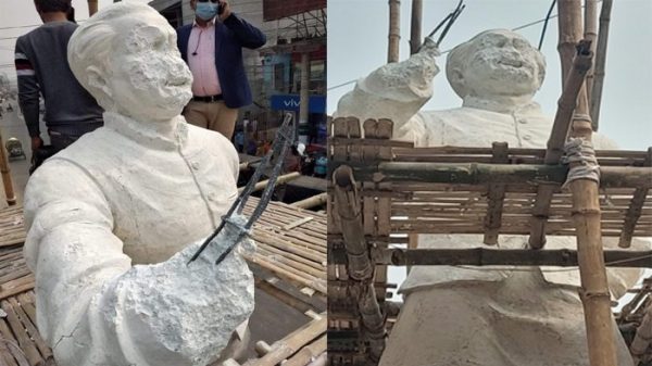 কুষ্টিয়ায় বঙ্গবন্ধুর নির্মাণাধীন ভাস্কর্য ভাঙচুর