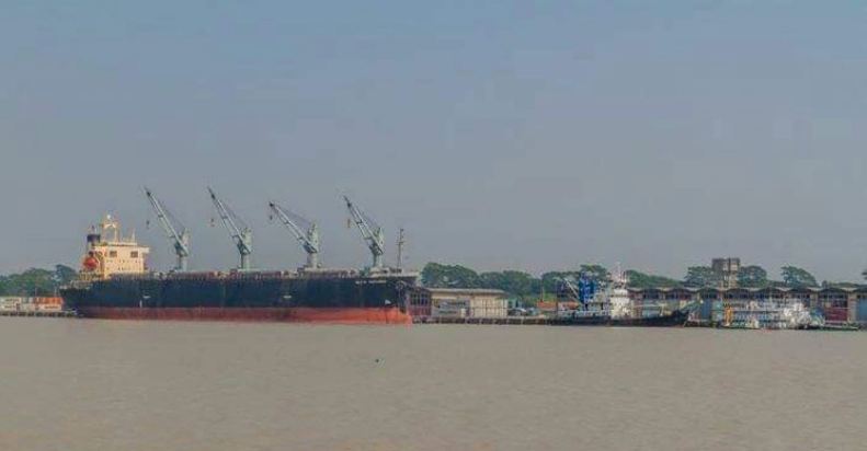 পদ্মা সেতুর প্রভাব পড়তে শুরু করেছে মোংলা বন্দরে
