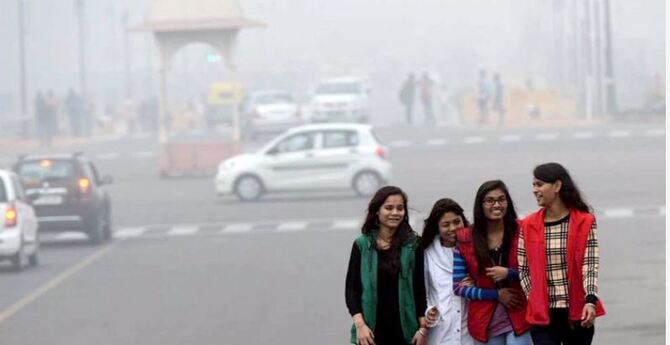 তীব্র শৈত্যপ্রবাহে দিল্লিতে মদপান নিষেধ!