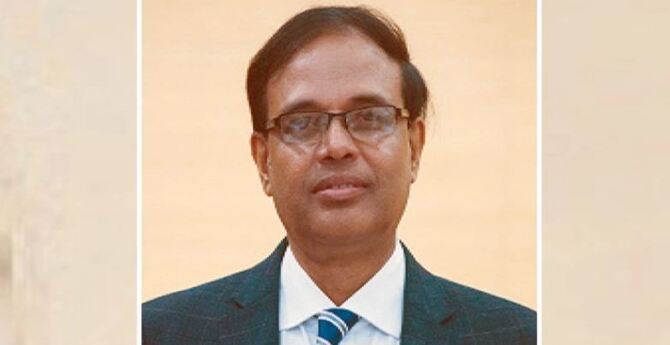 চুক্তিতে আরও এক বছর রেল সচিব সেলিম রেজা