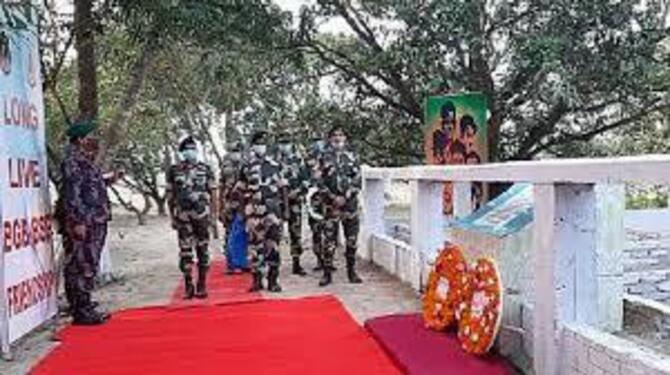 চুয়াডাঙ্গা সীমান্তে মুক্তিযোদ্ধাদের সমাধিতে বিএসএফের শ্রদ্ধা