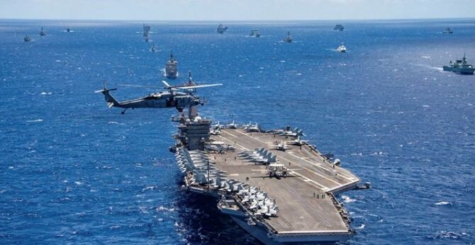 দক্ষিণ চীন সাগরে মার্কিন যুদ্ধজাহাজকে তাড়িয়ে দিল বেইজিং