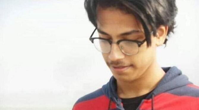 নিজ ঘরে ঢাবি ছাত্রের ঝুলন্ত মরদেহ