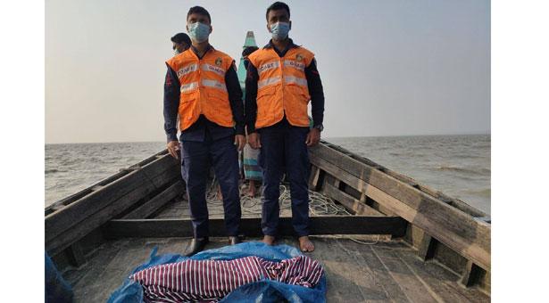 হাতিয়ায় ট্রলারডুবির ঘটনায় আরো দুজনের মরদেহ উদ্ধার