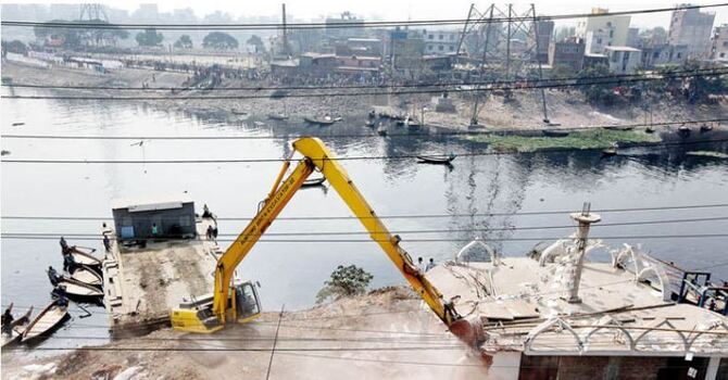নদী দখল করে গড়ে ওঠা ১৯ হাজার অবৈধ স্থাপনা উচ্ছেদ