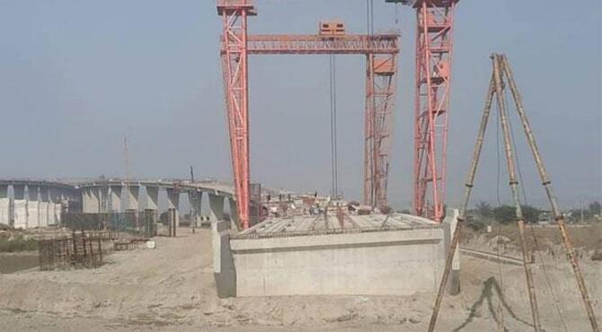 পদ্মাসেতুর জাজিরা প্রান্তের সুপার টি-গার্ডার স্থাপন শেষ