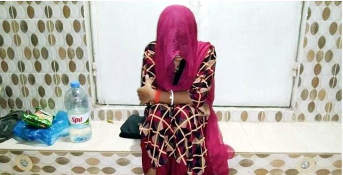 নানার সঙ্গে পরকীয়ায় স্বামীকে তালাক, এখন বিয়ে করতে চান না নানা