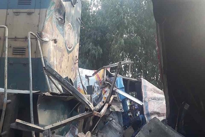 জয়পুরহাটে ট্রেন দুর্ঘটনা তদন্তে ৪ সদস্যের কমিটি