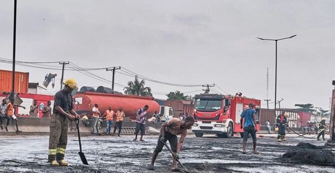 নাইজেরিয়ায় পেট্রোল ট্যাঙ্কে বিস্ফোরণ, নিহত ৬