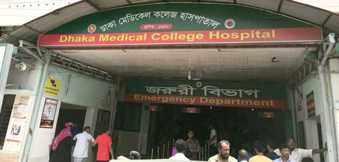 রাজধানীতে বাসায় ঢুকে গৃহবধূকে কোপাল দুর্বৃত্তরা