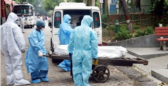 ভারতে করোনায় মৃতদের ৭০ শতাংশই পুরুষ