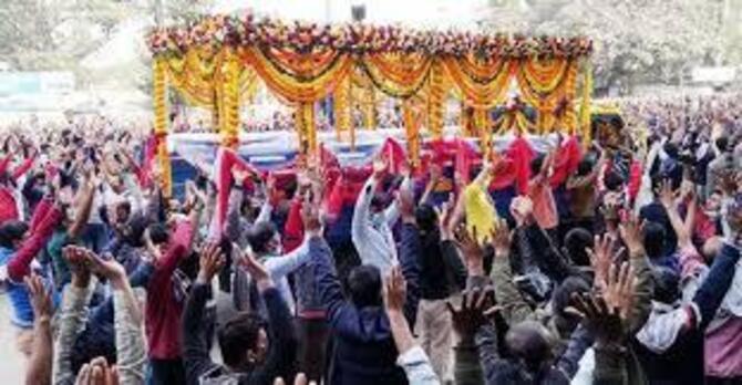 দেওয়ানবাগী পীরকে দাফন, পেলেন গার্ড অব অনার