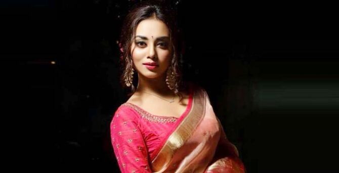 হত্যা চেষ্টার অভিযোগে তমা মির্জার বিরুদ্ধে স্বামীর মামলা