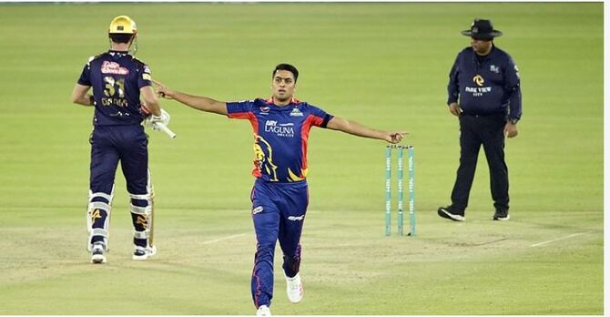 বোলারদের দাপটে শুরু হলো পাকিস্তান সুপার লিগ