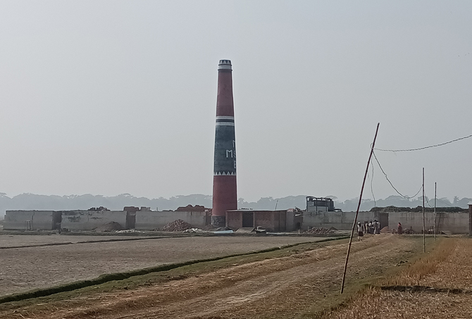 অবৈধভাবে ইটভাটার কার্যক্রম বন্ধের দাবিতে নেত্রকোনা জেলা প্রশাসকের কাছে আবেদন