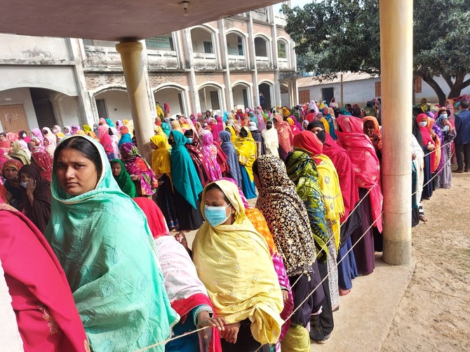 গোদাগাড়ী পৌরসভায় শান্তিপূর্ণভাবে ভোট গ্রহন চলছে