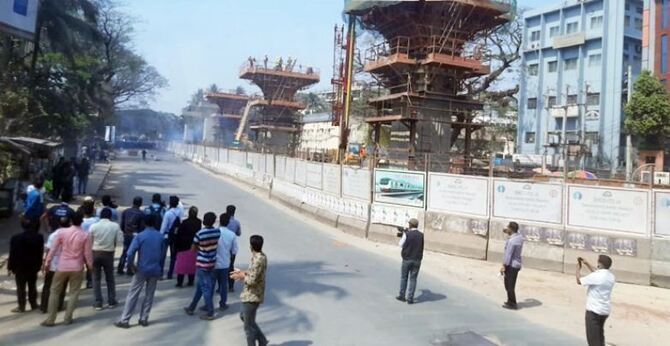 প্রেসক্লাবের সামনে ছাত্রদল-পুলিশ ধাওয়া-পাল্টা ধাওয়া