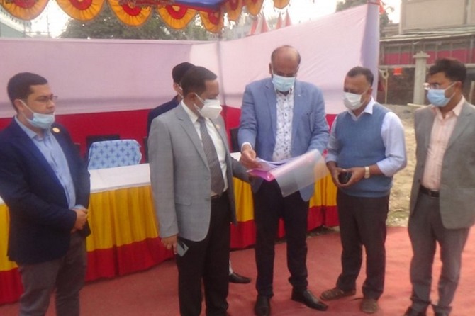 ফরিদপুরে জাতির পিতা মেমোরিয়াল হল পরিদর্শনে জেলা প্রশাসক