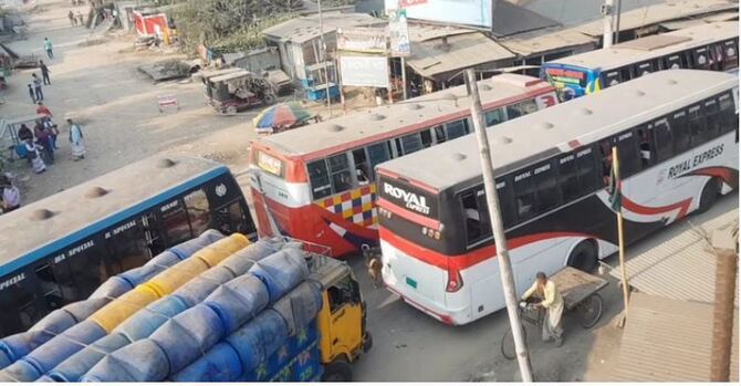 পদ্মা পারের অপেক্ষায় ৯ শতাধিক যানবাহন