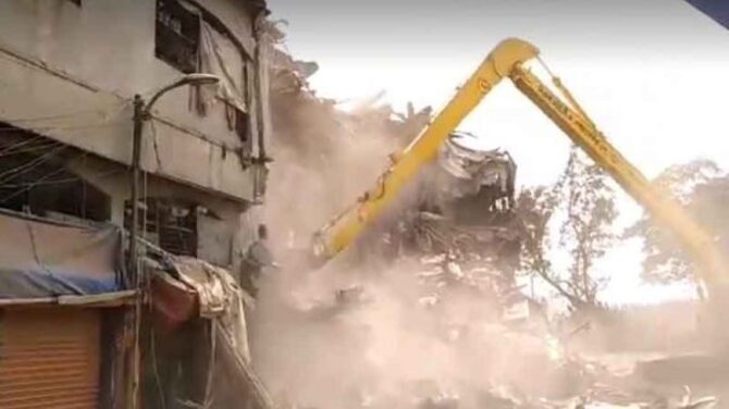 সোয়ারীঘাটে চলছে বিআইডাব্লিউটিএ’র উচ্ছেদ অভিযান