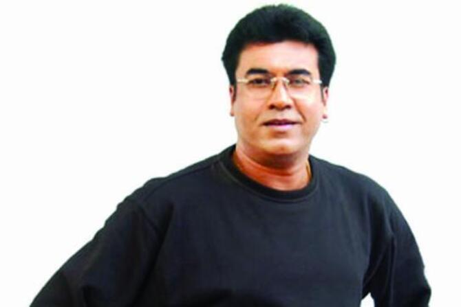 মান্না আছেন ভক্তদের হৃদয়ে