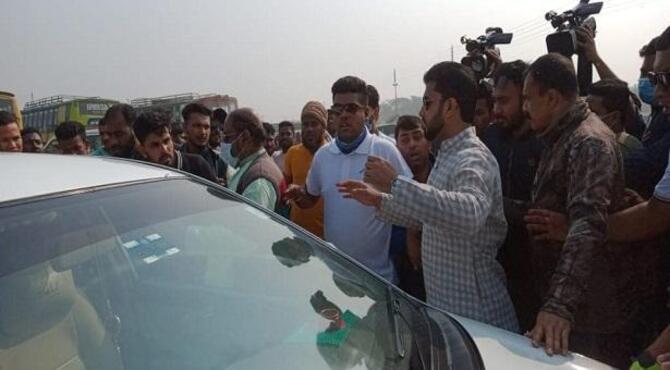 ইশরাককে দেখে ফেরি চলাচল বন্ধের অভিযোগ