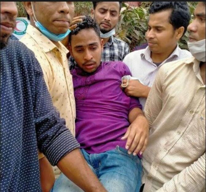 শিক্ষা প্রতিষ্ঠান খুলে দেয়ার দাবীতে নেত্রকোনায় সাধারণ শিক্ষার্থীদের মানববন্ধন