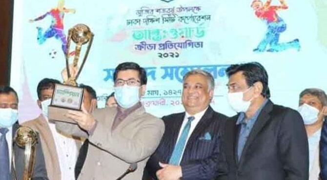 খেলার মাঠে আর হাট বসবে না: তাপস