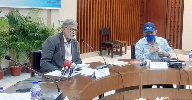 ‘পদ্মাসেতু হাত দিয়ে ফিল করার চেষ্টা করেছি’