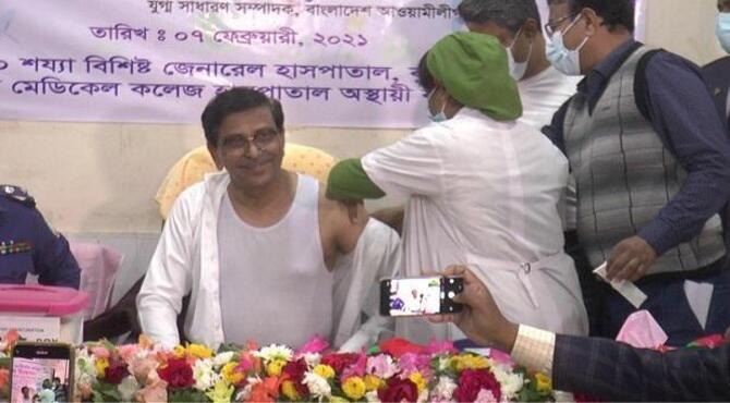 টিকা নেওয়ার ২০ মিনিট পরেও আমি স্বাভাবিকভাবে কথা বলছি: হানিফ