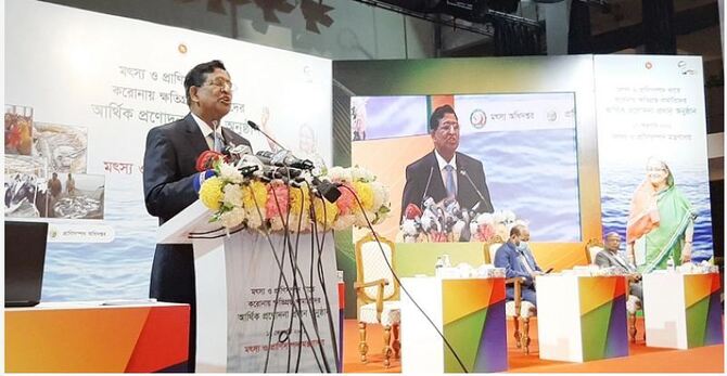 বিল গেটসও ফার্মের মুরগি খায়, বাংলাদেশের মানুষ খায় না: কৃষিমন্ত্রী