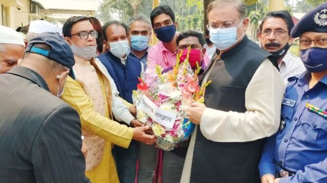 উন্নয়নের ধারা অব্যাহত রাখতে একযোগে কাজ করার আহ্বান তথ্যমন্ত্রীর