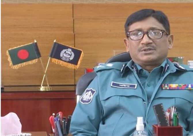 মদ কিনতে সতর্ক করলেন ডিএমপি কমিশনার