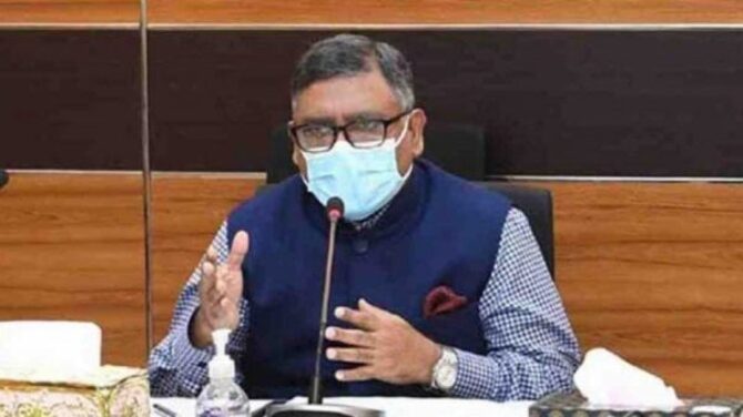 টিকা দেওয়ার বয়সসীমা ৪০ বছরে নামিয়ে আনা হয়েছে, জানালেন স্বাস্থ্যমন্ত্রী