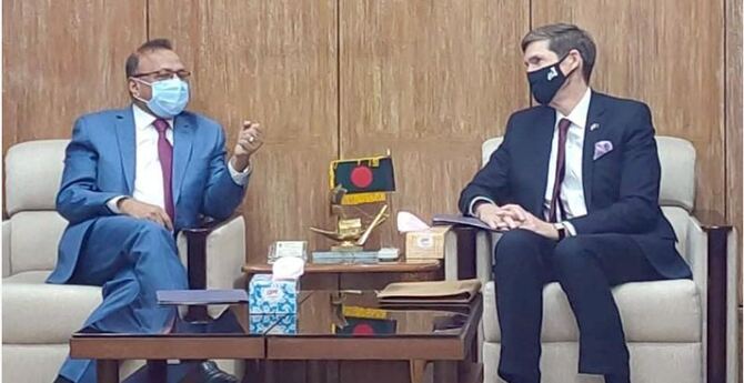 রোহিঙ্গা ইস্যুতে যুক্তরাষ্ট্র বাংলাদেশের পাশে আছে : রাষ্ট্রদূত