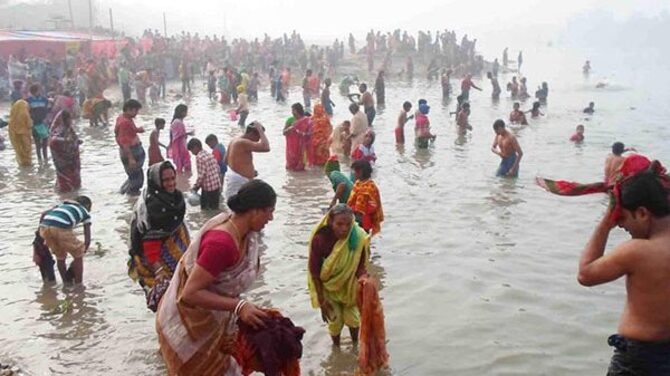 চাঁপাইনবাবগঞ্জে গঙ্গা স্নান অনুষ্ঠিত