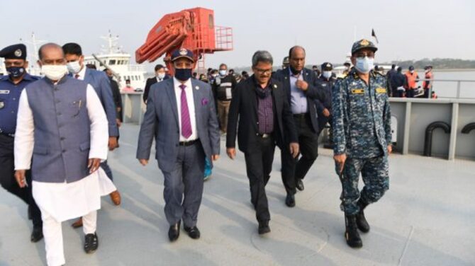 পায়রা বন্দর পরিদর্শনে পররাষ্ট্রমন্ত্রী, প্রতিমন্ত্রী