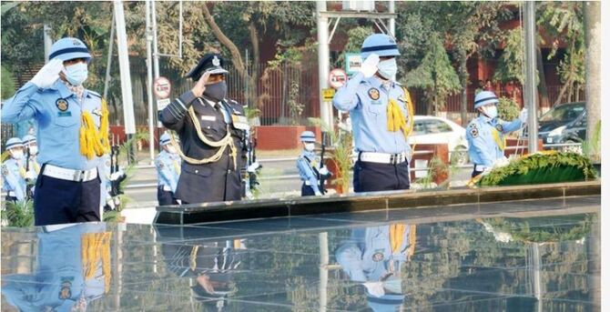 শিখা অনির্বাণে ভারতীয় বিমান বাহিনী প্রধানের শ্রদ্ধা