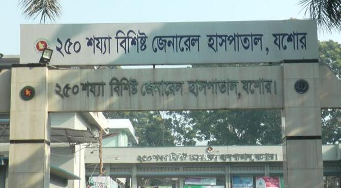 সাতসকালে চাচাকে কুপিয়ে হত্যা করলেন আলাল