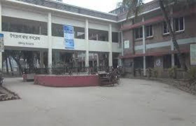 হাকিমপুর উপজেলা স্বাস্থ্য কমপ্লেক্সে কনসালটেন্ট ও এনেসথেসিয়া চিকিৎসকের অভাব