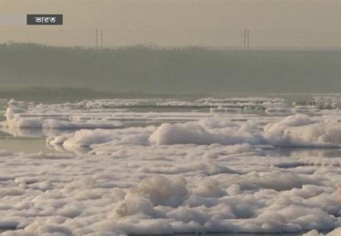 ভারতে যমুনায় ভয়াবহ দূষণ, সুপেয় পানি সংকটের আশঙ্কা