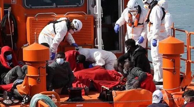 তিউনিশিয়ায় নৌকাডুবিতে ২১ অভিবাসীর মৃত্যু