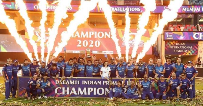 যে কারণে হ্যাটট্রিক শিরোপা জিততে পারে মুম্বাই