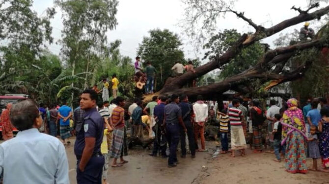 গাইবান্ধায় কালবৈশাখীর তাণ্ডবে নিহত বেড়ে ১০