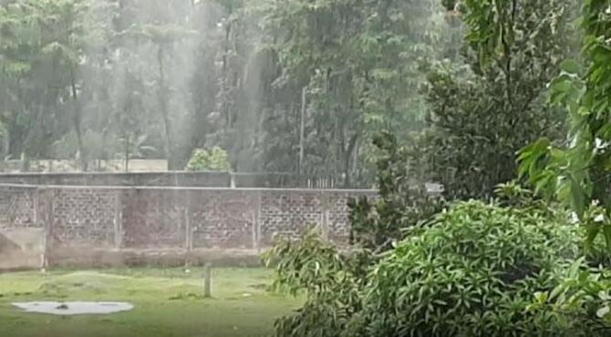 অবশেষ নামল স্বস্তির বৃষ্টি