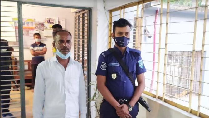 আকালুকে ১০ দিনের কারাদন্ড দিলেন ইউএনও