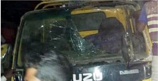 ট্রাক উল্টে প্রাণ গেল ৩ ক্ষুদ্র ব্যবসায়ীর